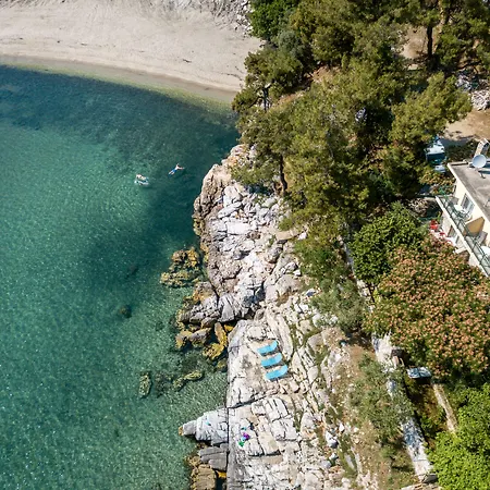 Petra Mare Alikí